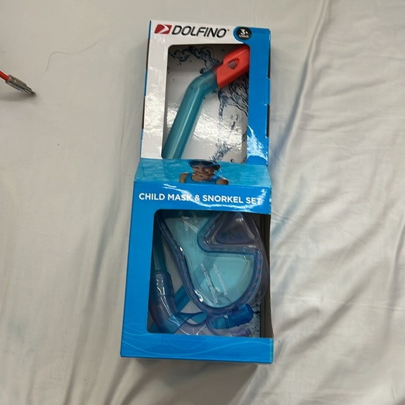 NWT DOLFINO Child Mask and Snorkel Set - Picture 3 of 7